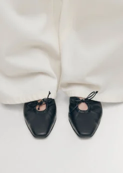 Amar Schwarze Leder Pantoletten