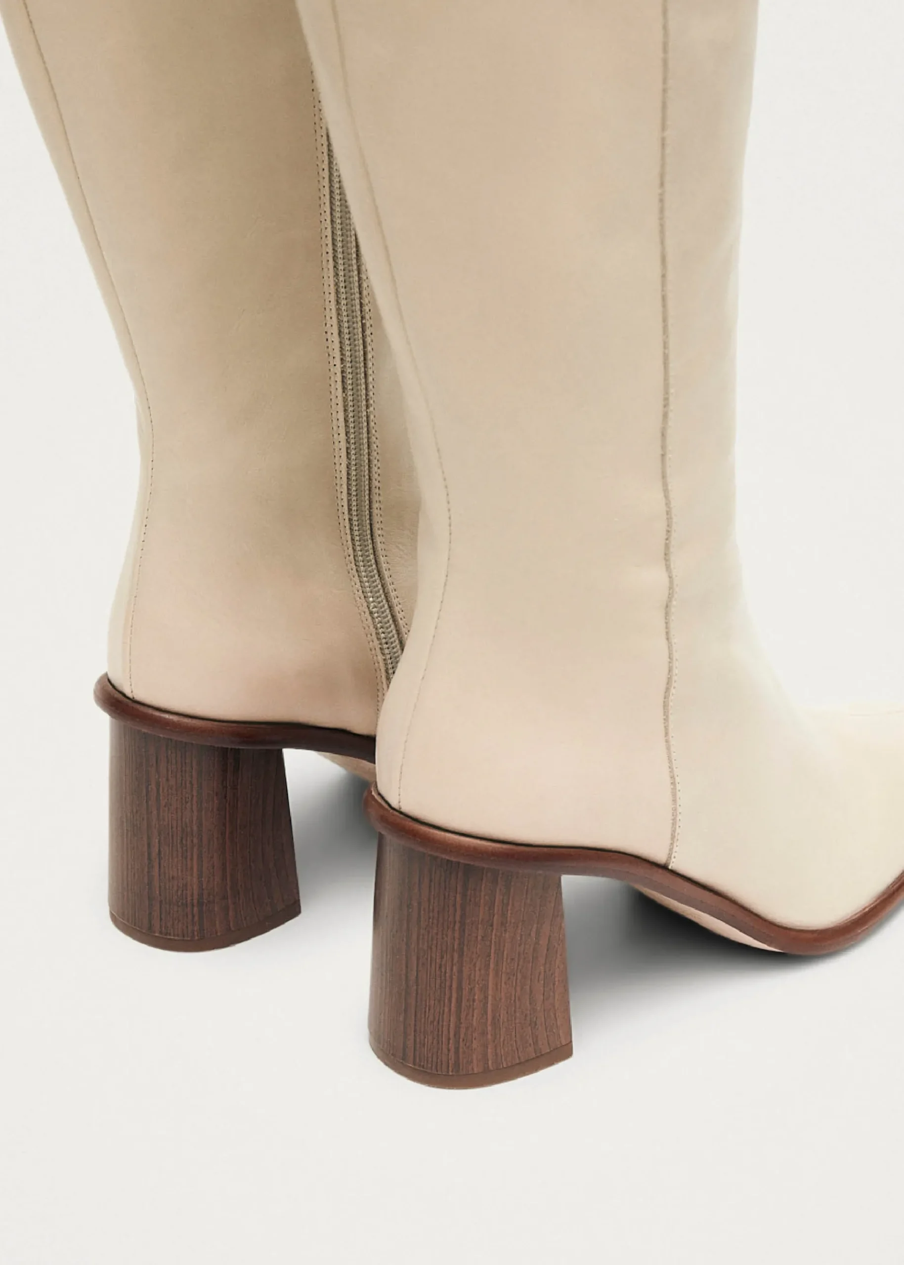 East Cremefarbene Lederstiefel