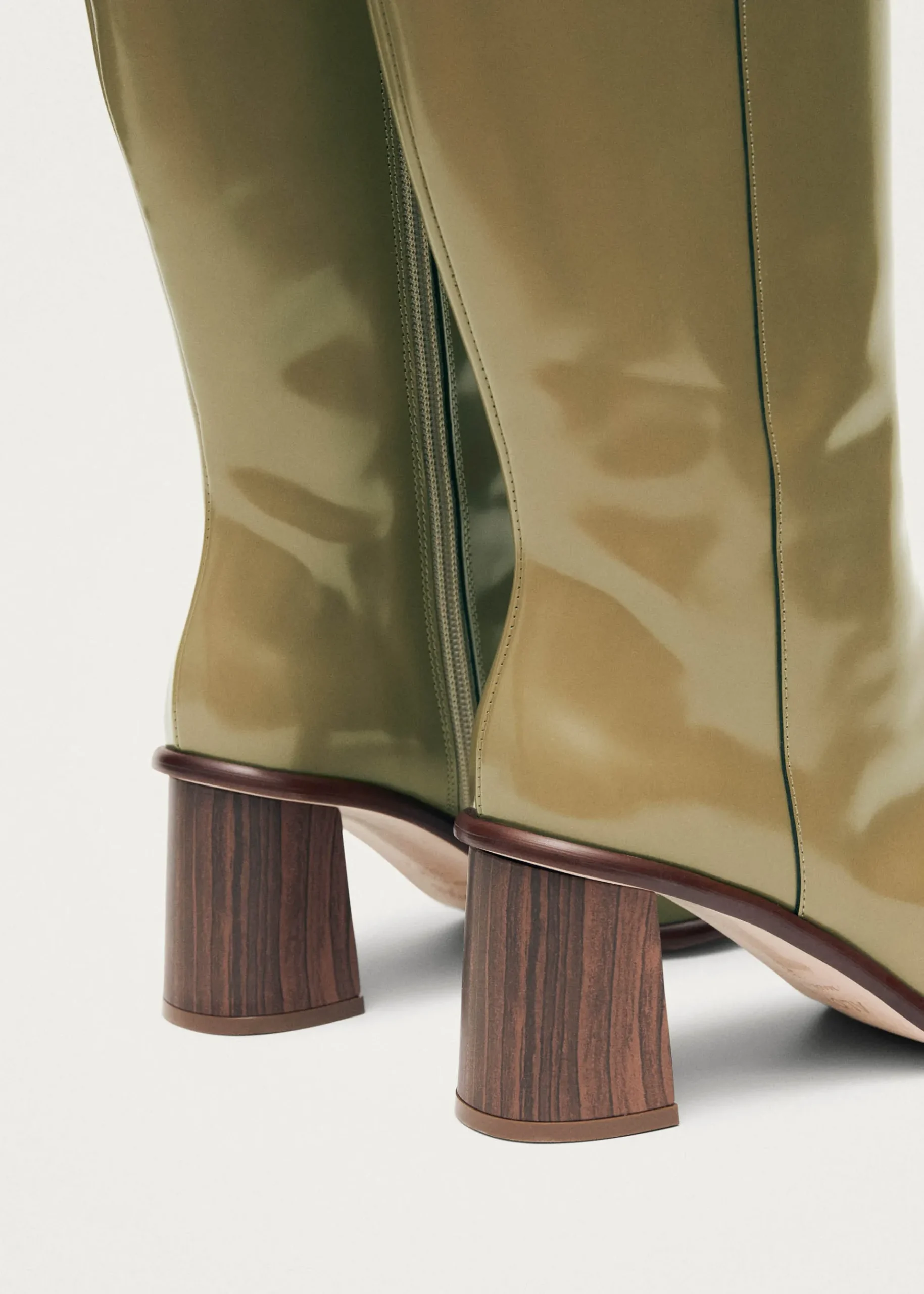 East Sleek khakifarbenem Lederstiefel