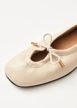 Rosalind Cremefarbene Ballerinas