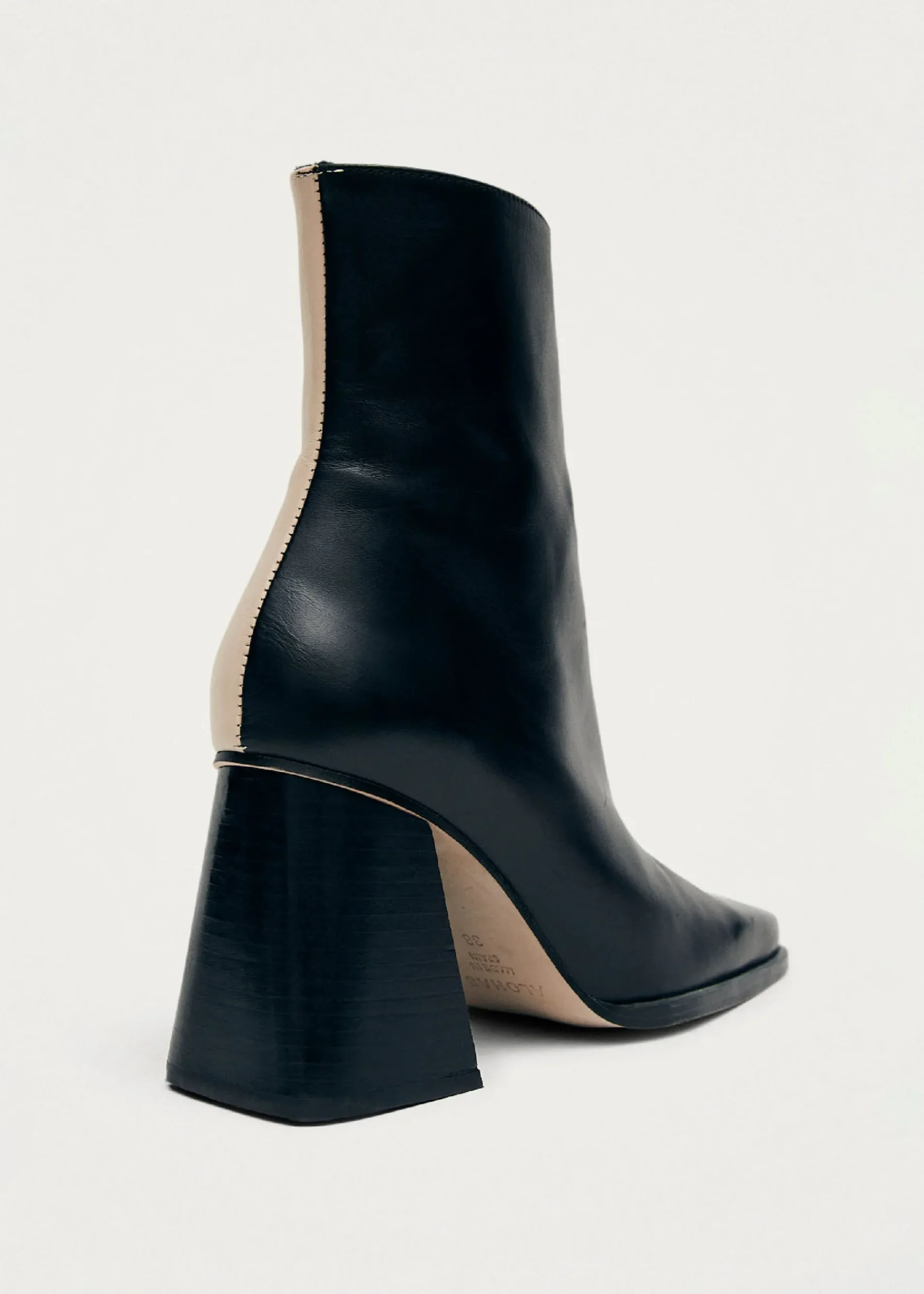 South Bicolor Schwarze und beigefarbene Lederstiefel