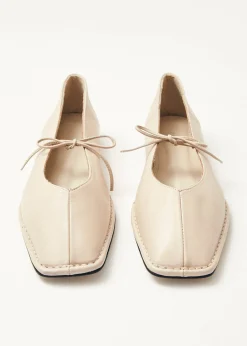 Sway Cremefarbene Leder-Ballerinas